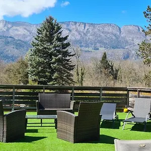 https://au-bout-du-lac-dannecy.hotels-rhonealpes.com