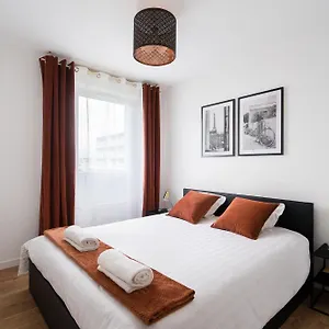 https://appartement-t2-lumineaux.hotels-rhonealpes.com